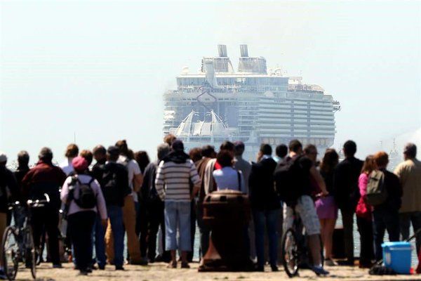 Zarpa de Francia el crucero más grande del mundo - crucero-4