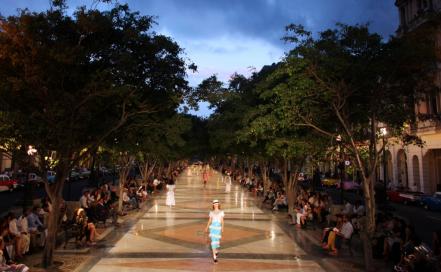 Nieto de Fidel Castro participa en pasarela de Chanel - cuba_chanel_4