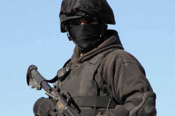 Sentencian a 25 años de cárcel a ex policías por secuestro - ecapuchado-Internet