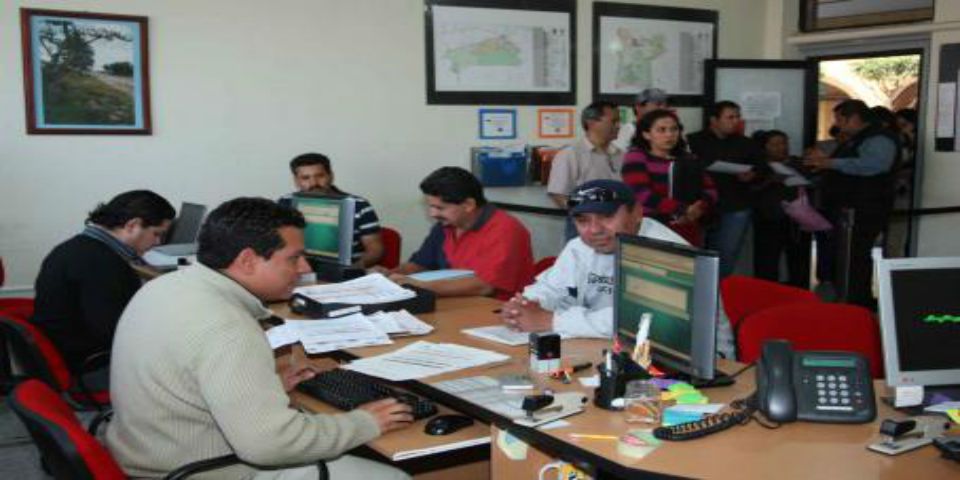 Trabajadores del Estado reciben 5.1 por ciento de aumento salarial