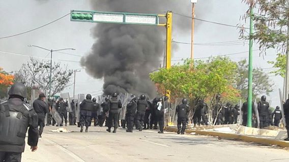 Se enfrentan CNTE y policías en Chiapas - enfrentamiento-chiapas-cnte