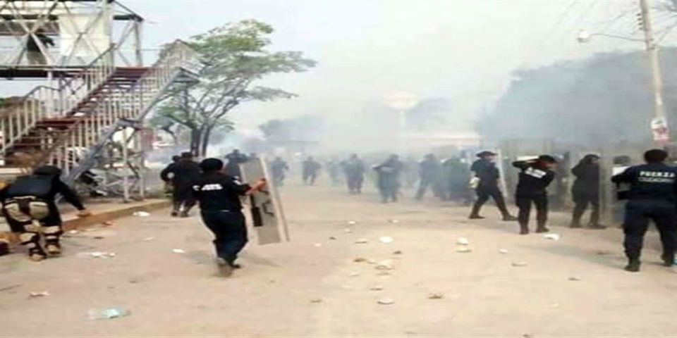 Enfrentamiento entre policías y maestros deja 5 heridos en Chiapas