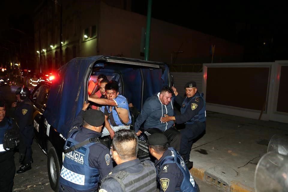 Enfrentamiento por predio en la Juárez deja 42 detenidos - enfrentamiento-juarez-df-5may-Ricardo-Moya