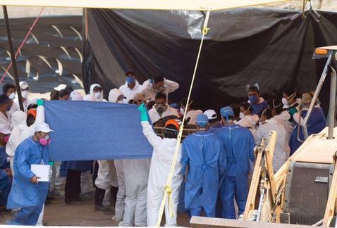 Hallan primer cuerpo en fosa de Tetelcingo - exhumacion_restos_Tetelcingo-restos_fosa_clandestina_Tetelcingo_MILIMA20160524_0249_11