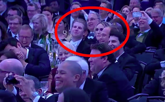 "Obama fuera" - hijo-trump