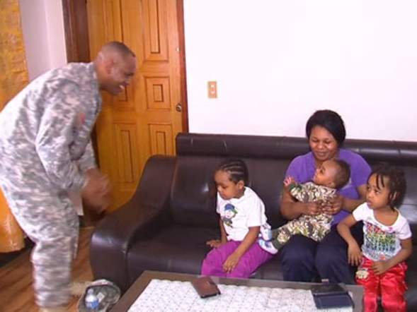 Video: madre y tres hijos se salvan de incendio al saltar de la ventana - incendio-corea-del-sur-familia