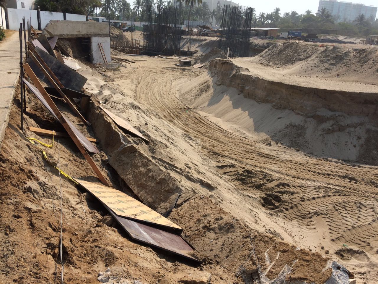 Protestan en Acapulco contra empresa que destruye acceso a playa - manifestación-aca-6