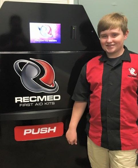 Joven de 14 años rechaza oferta de 30 mdd por su invento - maquina-dispensadora-taylor-recmed