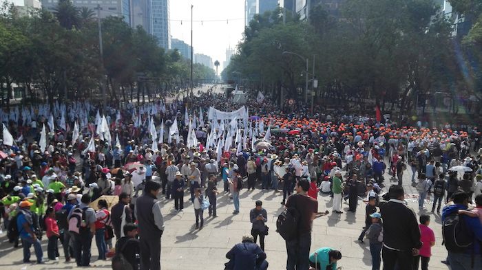 Mítines en el Zócalo por el Día del Trabajo - marcha-4-sinembargo