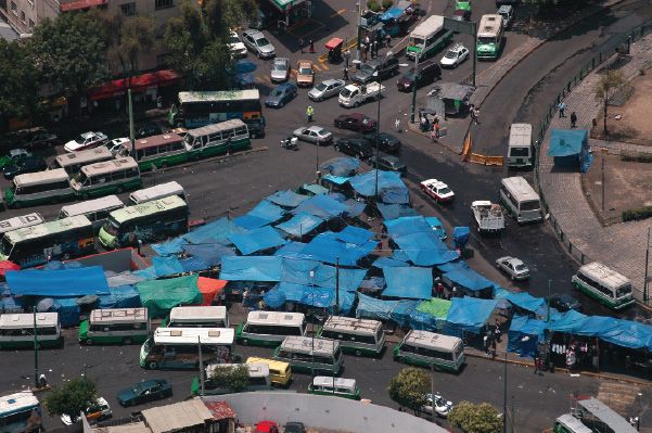Autoridades retiran a ambulantes del paradero del metro Chapultepec - metro-Chapultepec-1-Diario-de-México