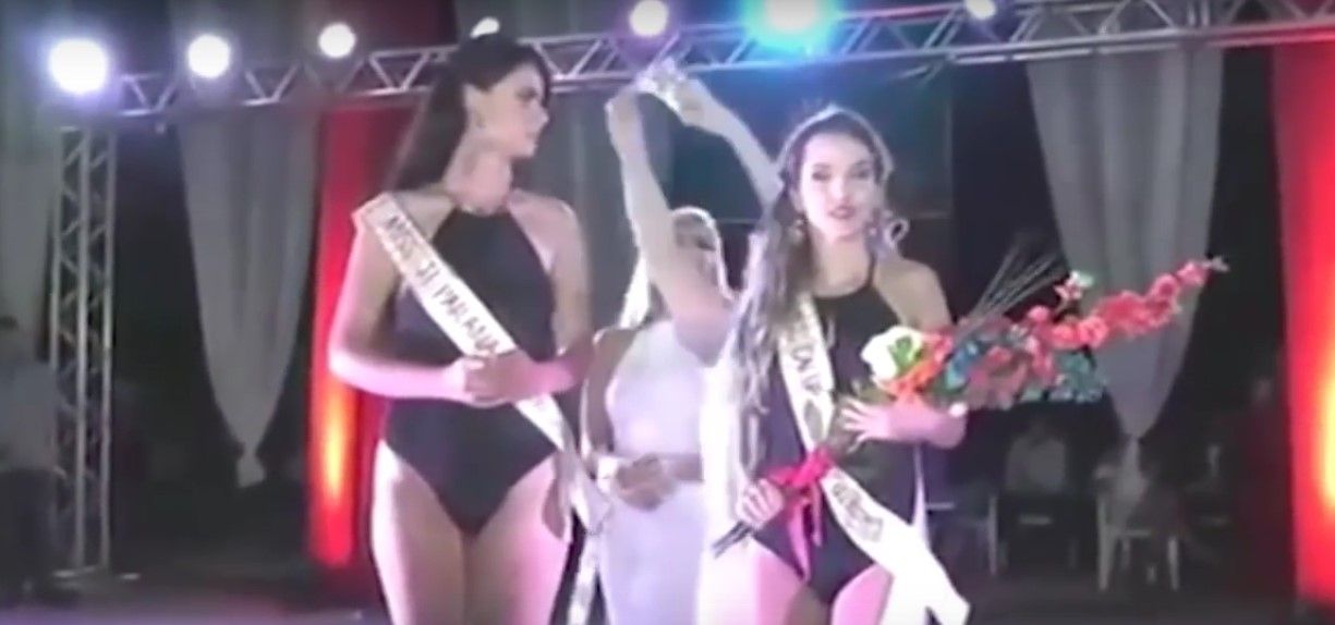 Video: se equivoca al mencionar a la ganadora de concurso de belleza en Brasil