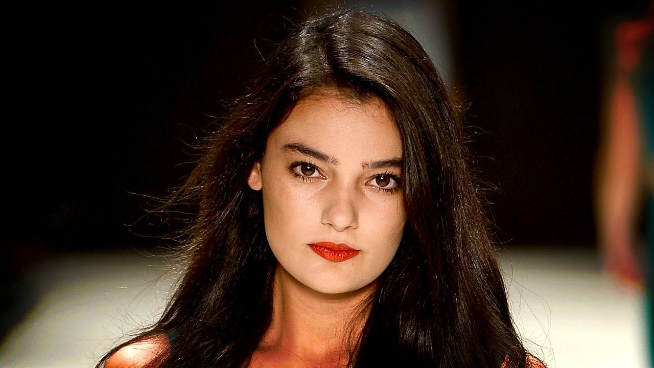 Sentencian a ex Miss Turquía por insultar al presidente Erdogan