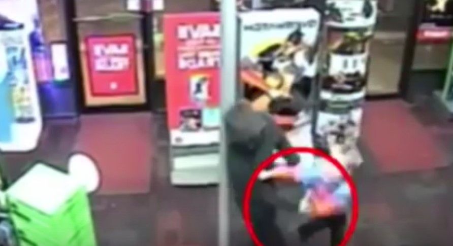 Video: niño de siete años enfrenta a asaltante Video: niño de siete años enfrenta a asaltante