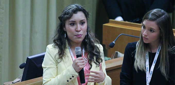 Mexicana víctima de bullying conmueve al Papa Francisco - papa-Ariadna-Lizette-2