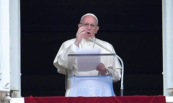 "Hay que defender a los menores y castigar severamente a los abusadores": papa Francisco - papa-Fco-Internet-pederastia-