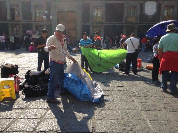 Trasladan plantón de la CNTE a la Plaza Santo Domingo - planton-CNTE-santo-domingo