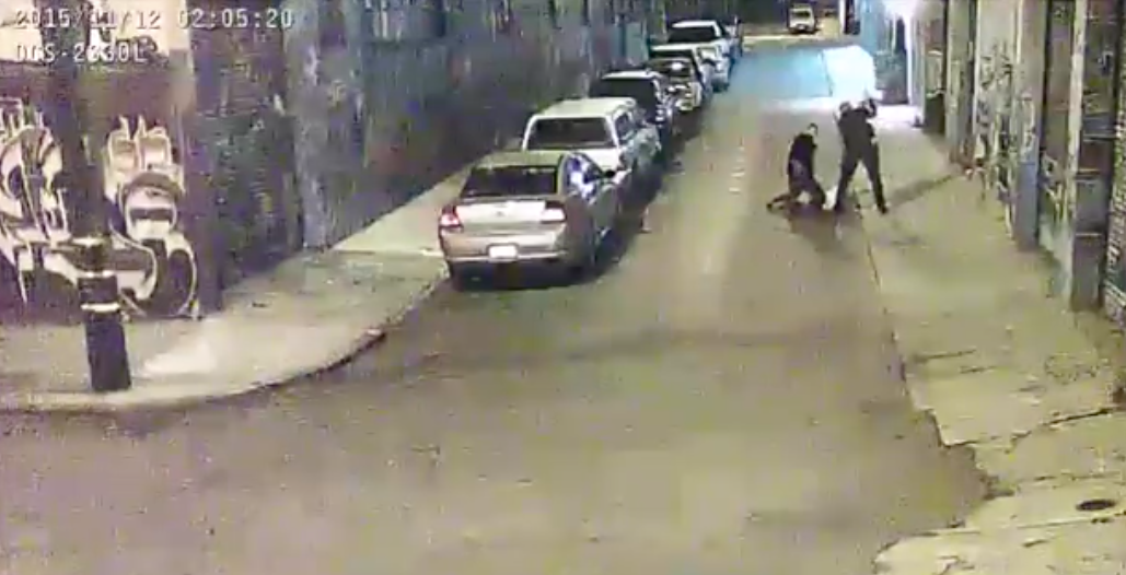 Dos agentes enfrentarán cargos por brutalidad policíaca