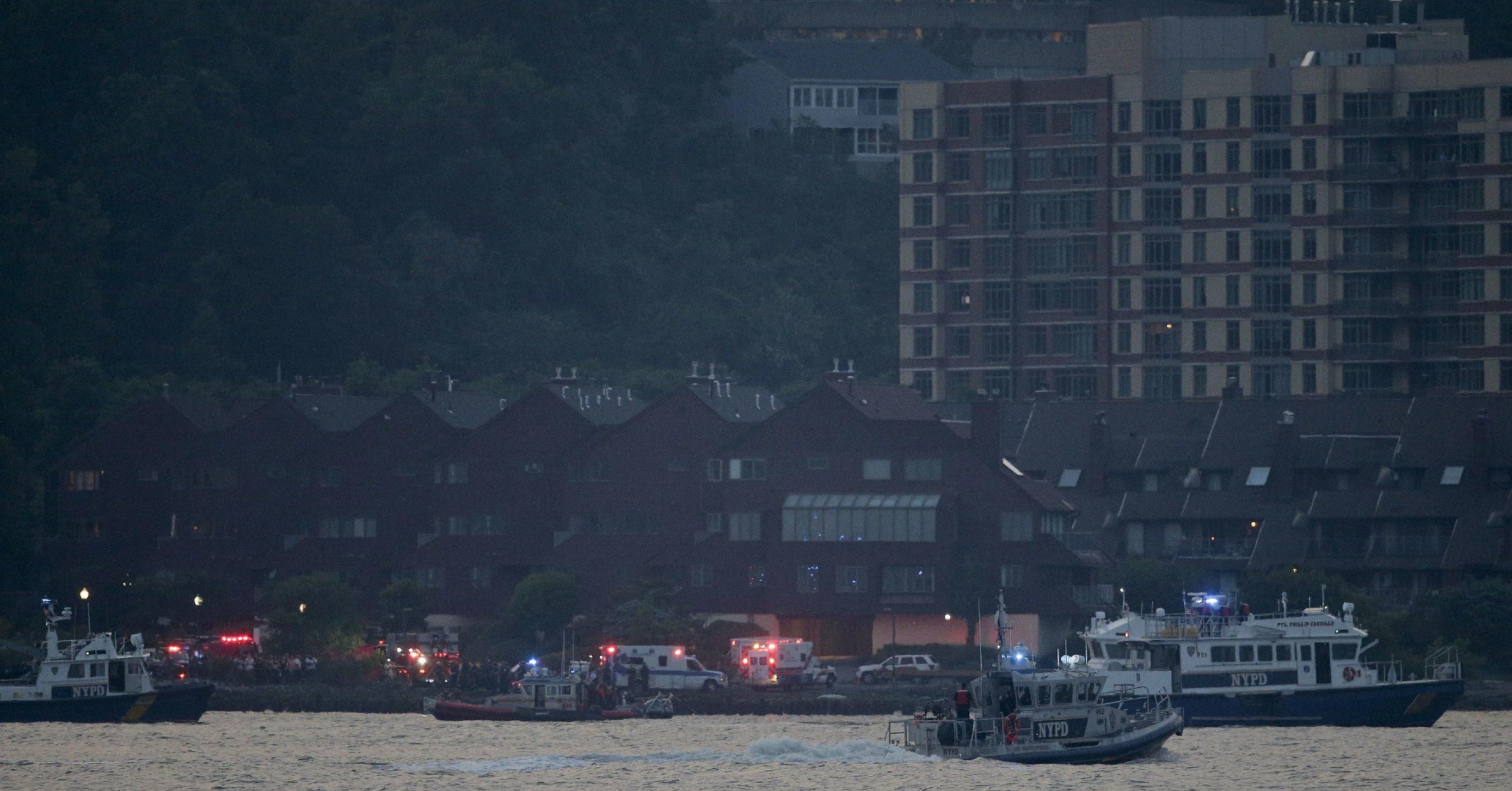 Avión pequeño se estrella en el Río Hudson