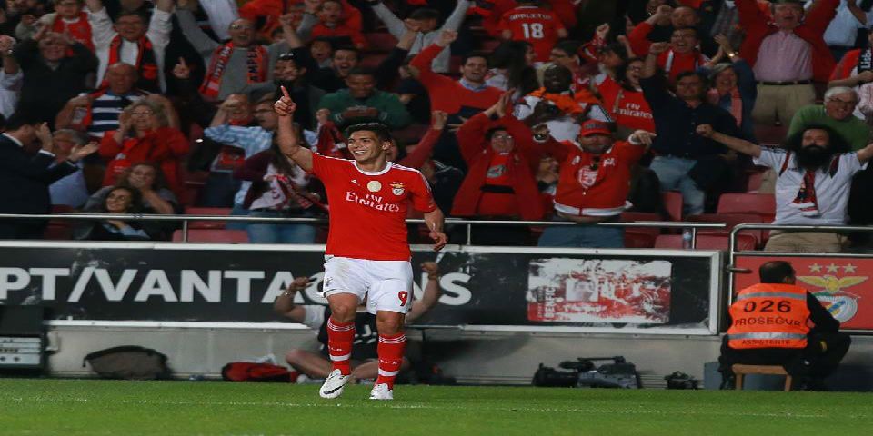 Benfica a la final con gol de Raúl Jiménez