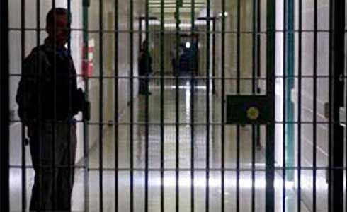 Está en la cárcel por llamarse igual que un secuestrador - rejas