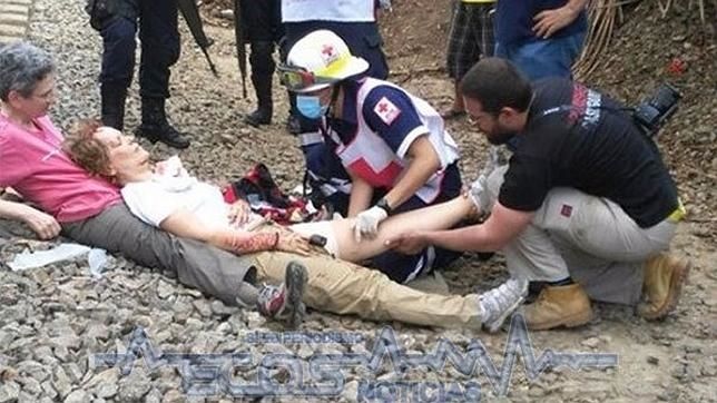 Operan a reportera que fue golpeada por "La Bestia" - reportera-eco-