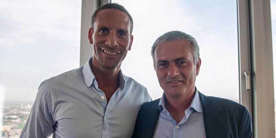 Rio Ferdinand da la bienvenida a Mourinho al Manchester United Rio Ferdinand da la bienvenida a Mourinho al Manchester United