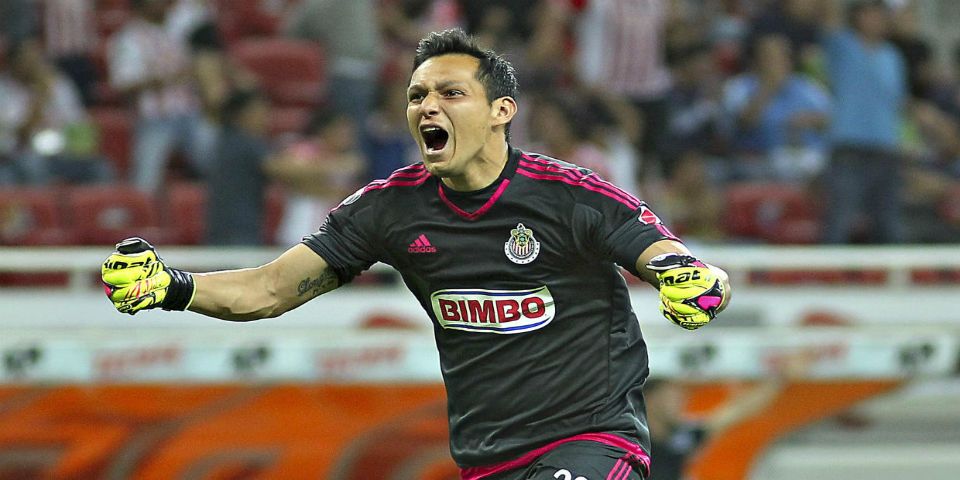 Cota renueva otra temporada con Chivas Cota renueva otra temporada con Chivas