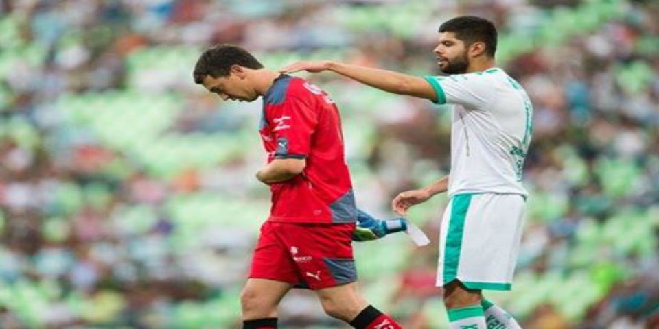 Santos empata pero queda en suspenso por Marchesin