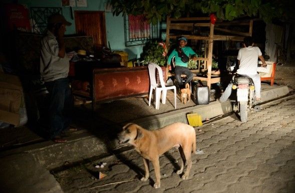 Sismo magnitud 6.8 deja un muerto y 85 heridos