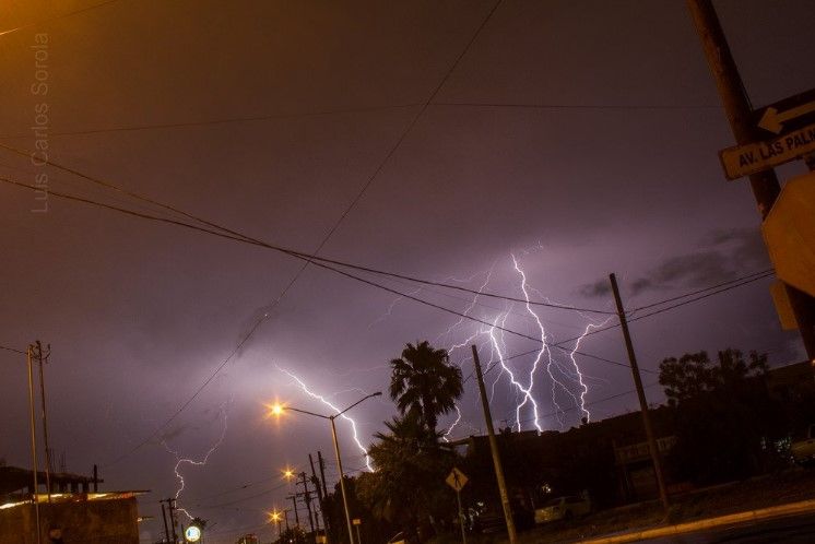 Video: tormenta eléctrica sorprende a Monterrey - tormenta-eléctrica-monterrey-16may-LuisCarlosSorola