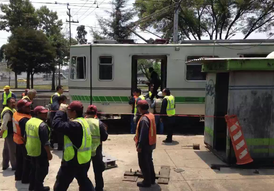 Descarrila Tren Ligero en Calzada de Tlalpan - tren-ligero-1