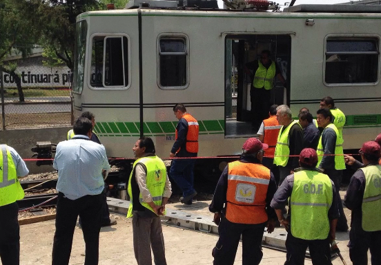 Descarrila Tren Ligero en Calzada de Tlalpan - tren-ligero-3