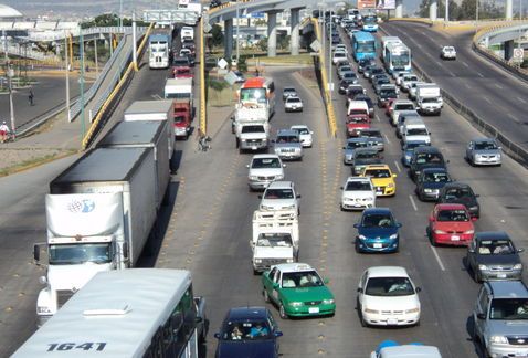 Buscan implementar Hoy No Circula en León por contaminación ambiental - tráfico-Milenio-
