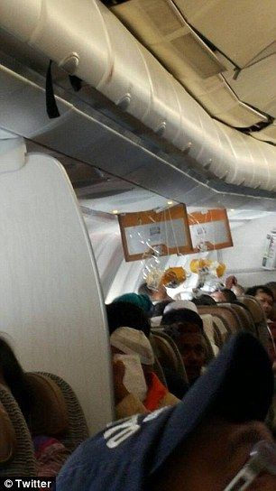 Video: turbulencia en vuelo de Etihad deja 31 heridos - turbulencia-etihad-5