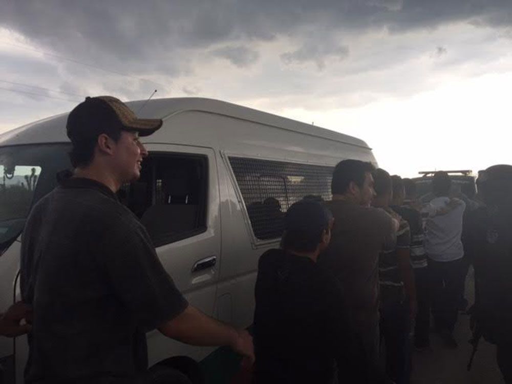 Detienen a choferes de Uber por traficar migrantes en Coahuila - 13