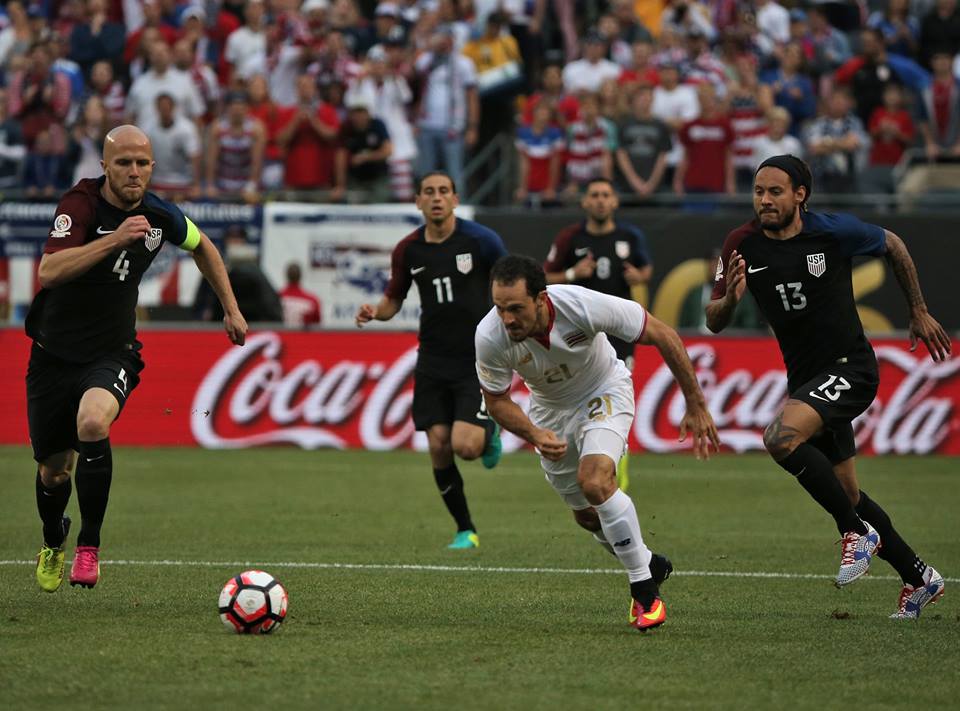 Estados Unidos recupera la esperanza goleando a Costa Rica - 13322066_10153582961272050_2234693437974333013_n