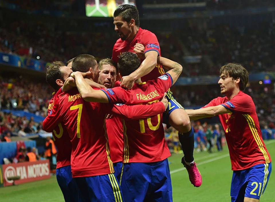 España obtiene el pase a octavos de final