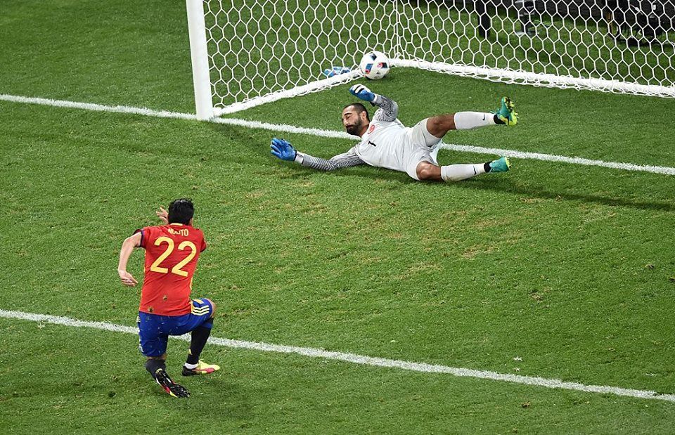 España obtiene el pase a octavos de final - 13466214_1157825847603593_1534447864652344840_n
