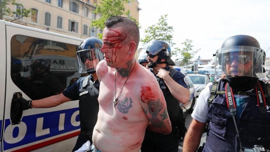 Video: rusos e ingleses se enfrentan tras partido en Eurocopa - 1465661946773