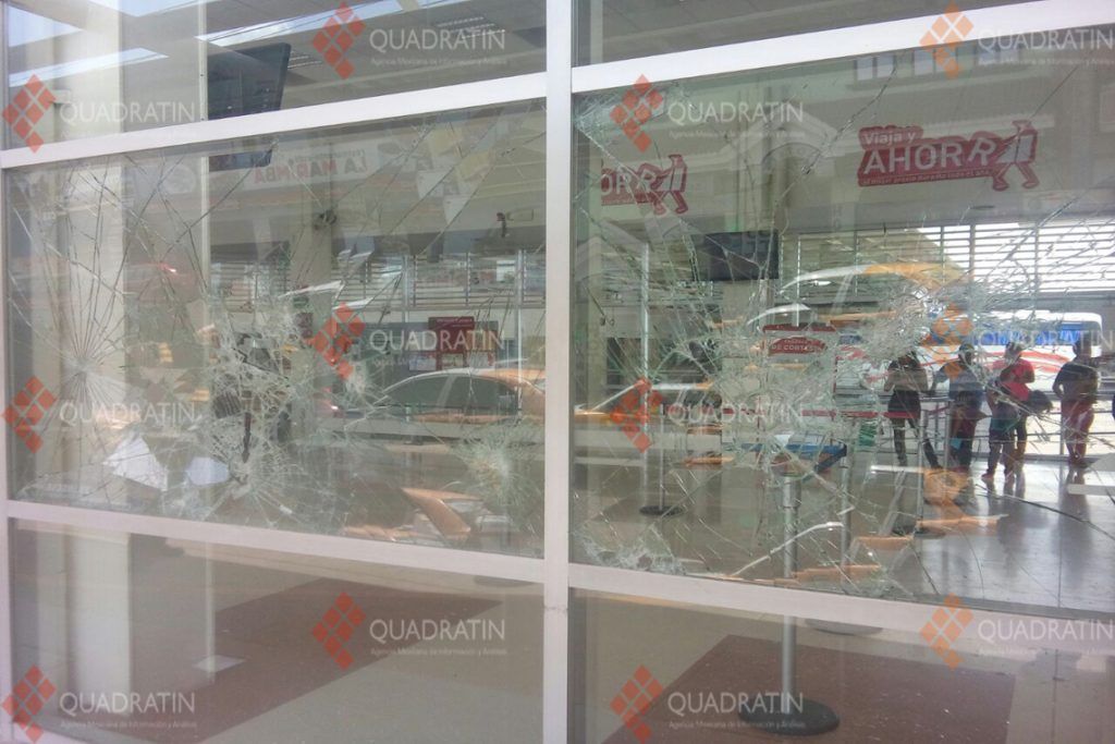 Encapuchados vandalizan oficinas de autobues OCC en Tapachula - 3-4-1024x683