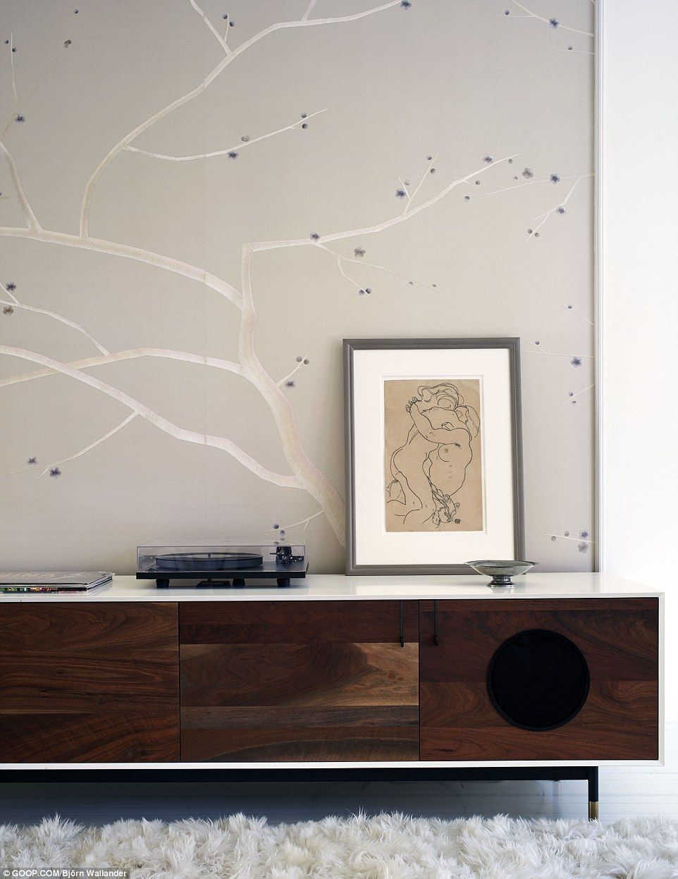 Gwyneth Paltrow vende departamento por 12.85 millones de dólares - 356279E500000578-3646708-_Bespoke_As_well_as_a_classical_marble_Chesney_s_fireplace_the_a-a-17_1466183214012