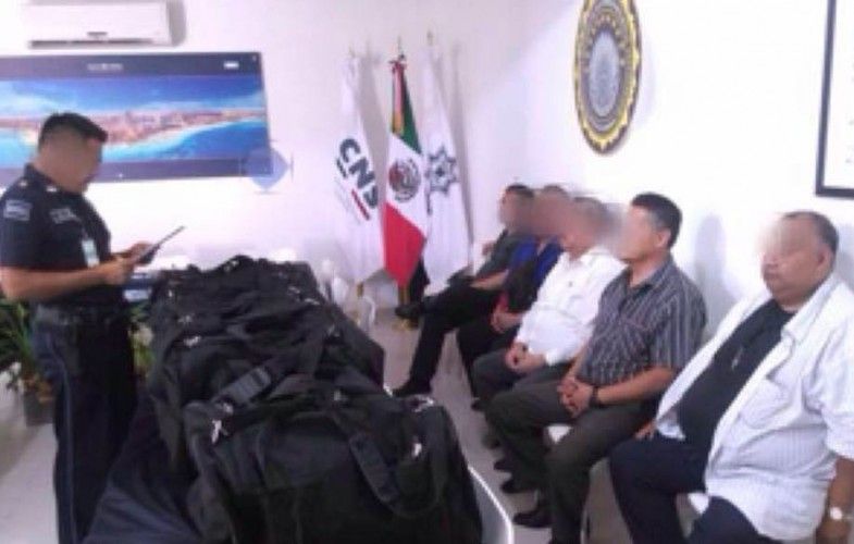 Detienen a cinco con 40 mdp en aeropuerto de Cancún - 40-mdp-apto