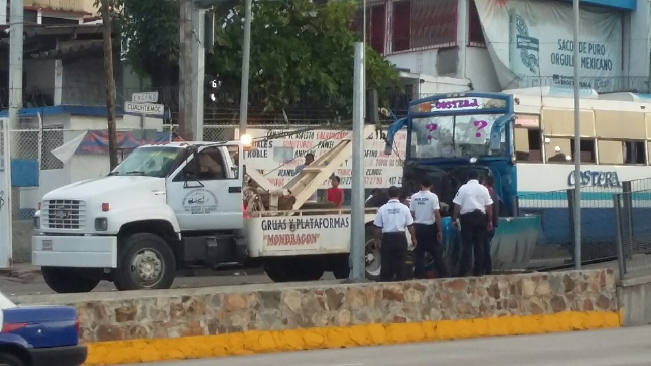 Choque de camiones en Acapulco deja 41 heridos - 67998b78-2406-4ab5-8f1f-ec8027fe9ad3