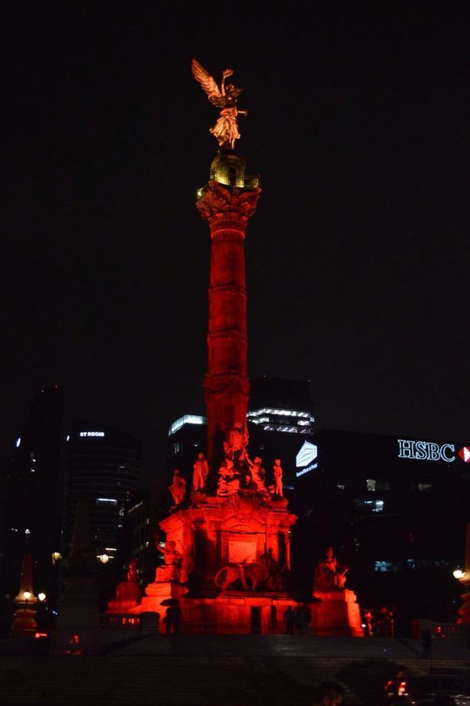 Iluminan al 'Ángel' con los colores de la diversidad - Angel-de-la-Independencia-2-681x1024