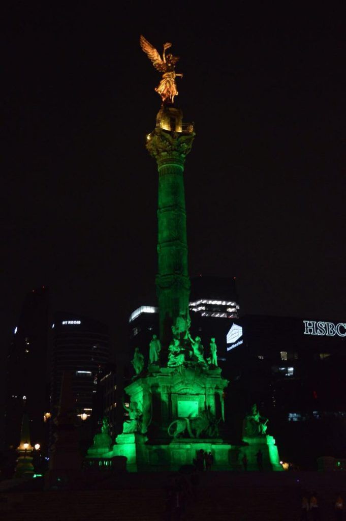 Iluminan al 'Ángel' con los colores de la diversidad - Angel-de-la-Independencia-3-681x1024