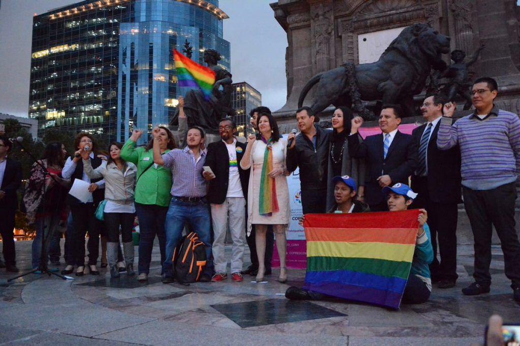 Iluminan al 'Ángel' con los colores de la diversidad - Angel-de-la-Independencia-5-1024x682