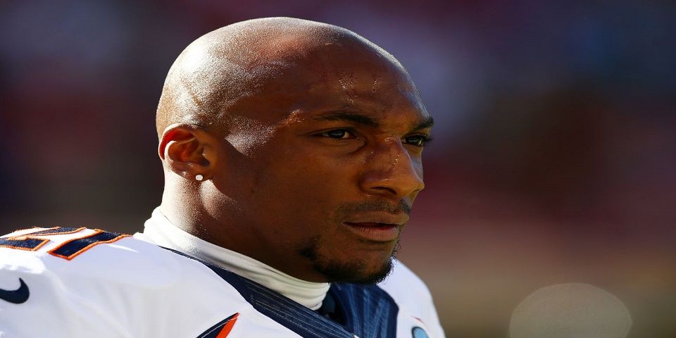 Hospitalizan a jugador de Broncos de Denver por disparo en una pierna