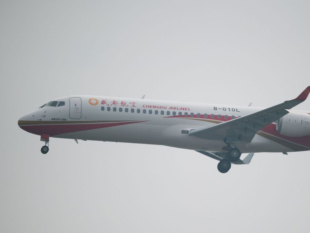 El primer avión de pasajeros hecho en China - Avión-Chino-14-1024x768