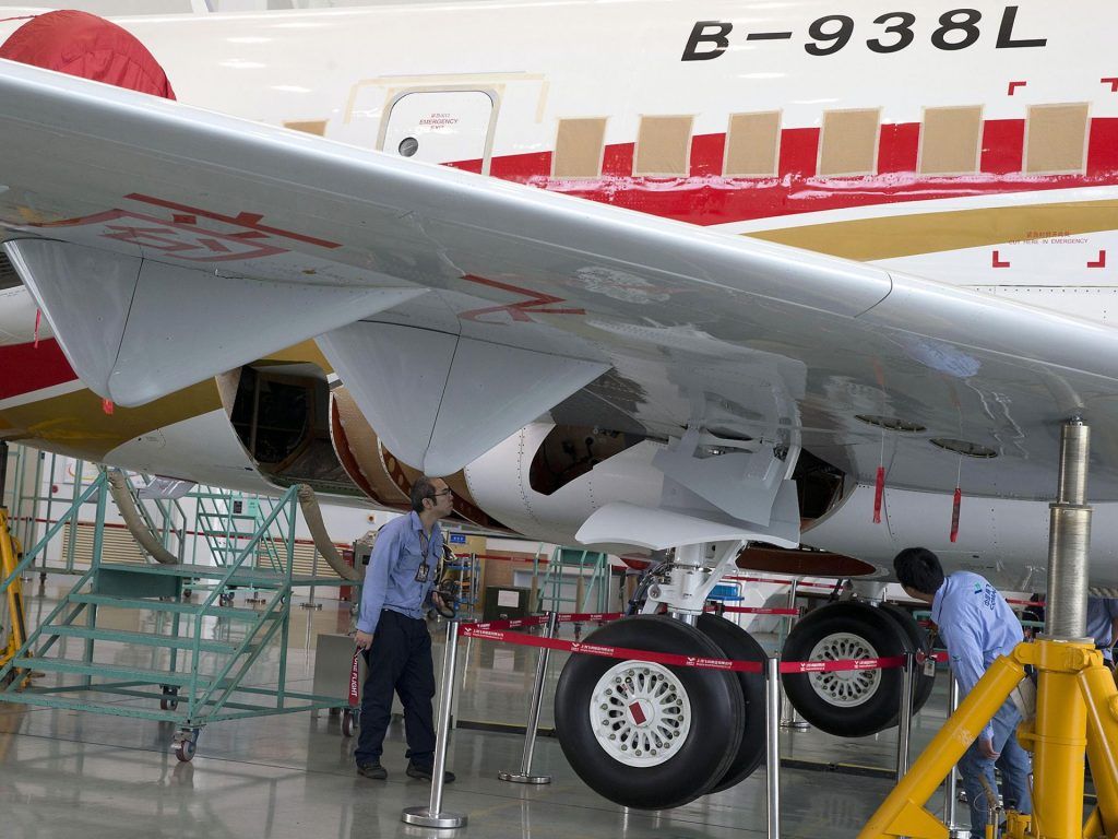 El primer avión de pasajeros hecho en China - Avión-Chino-7-1024x768
