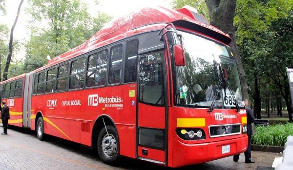 Metrobús estrena unidades